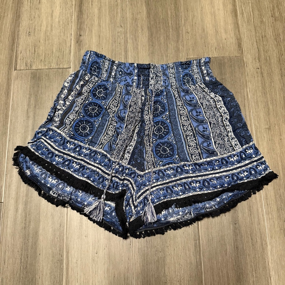 NWT, MUDD, Boho Flowy Paisley Chic Blue Shorts |‎ Women’s Small